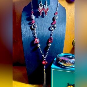 +*SOLD*+
Jewelry Lot, Red/ silver earrings necklace and bangle NWT